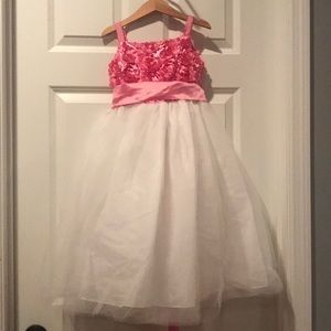 Adorable poofy dress!